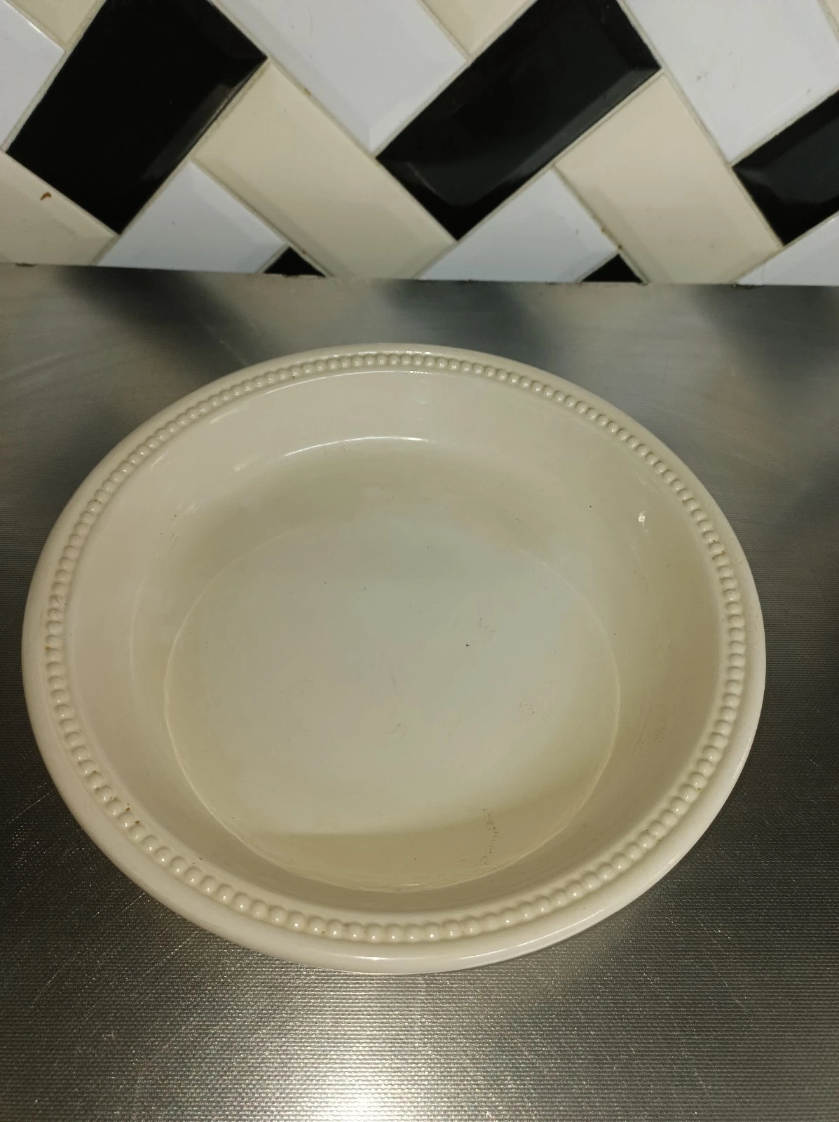 Le Creuset White / Cream Round Stoneware 1.6L Pie Dish LARGE
Opens in a new window or tab