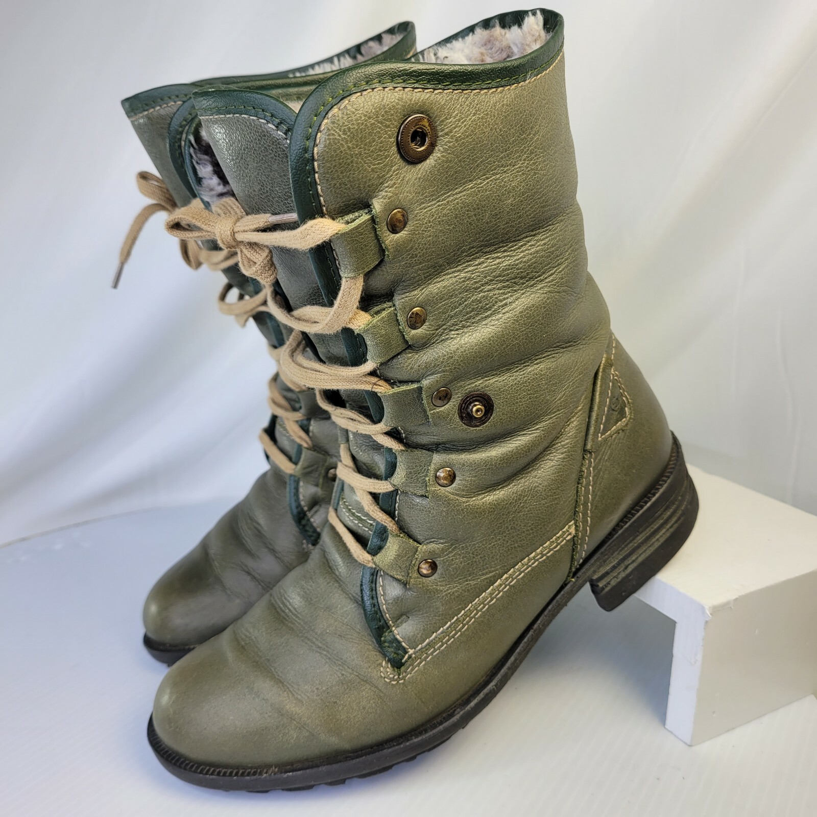 FAUX FUR GREEN BOOTIES 