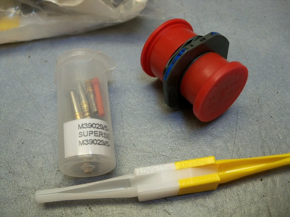 MS3474W14-4S Amphenol Circular MIL Spec Connector Lot of 3 - Image 3 of 4