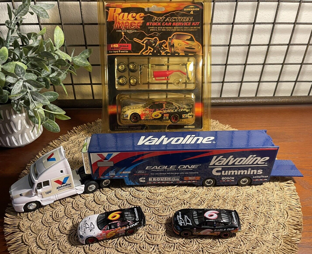 Mark Martin #6 Eagle One - Stock Car Service Kit - Hauler & Die-Cast Cars