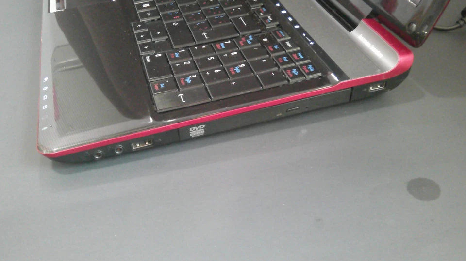 Toshiba Qosmio FLASH F60,i7-2.6-3.3 ghz,500gb,8gb,15.6in - Image 4 of 4