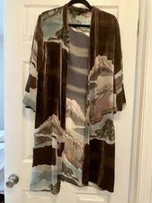 Citron Button Front 100% Silk Floral Olive Long Sleeve Jacket