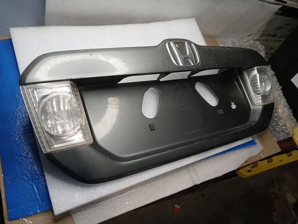 2003 Honda Pilot Rear Lift gate Trim Panel License Plate Holder OEM 74890-S9VA-A - Image 2 of 4