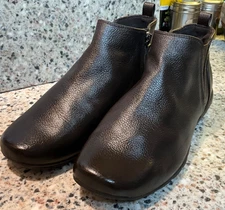 EASY SPIRIT SEAERIAL BROWN LEATHER BOOTIE SIZE 9 WW  LOW COMFORT WOMENS SHOES