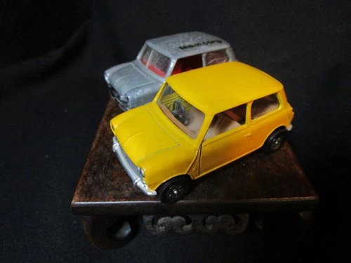 2 x Lovely Vintage Corgi Toys British Leyland  Mini 1000 Cars , 1/36 scale