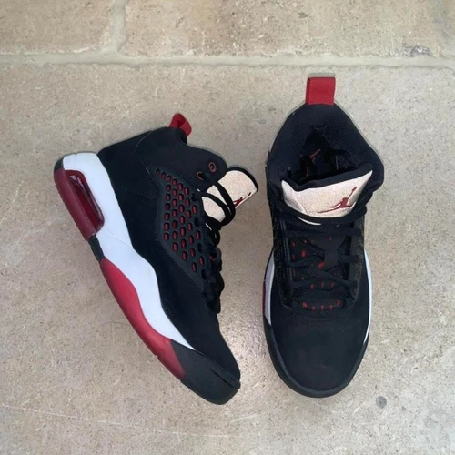 Nike Air Jordan Maxin 200 Scarpe da Ginnastica Uomo Nero Rosso Palestra Taglia UK 4