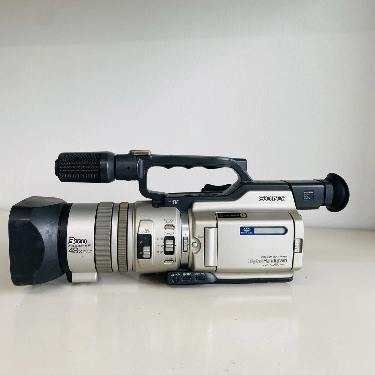 Sony ソニー　DCR-VX2000 NTSC ジャンク Sony DCR-VX2000 Camcorder Silver 3CCD Mini DV Digital Zoom Working