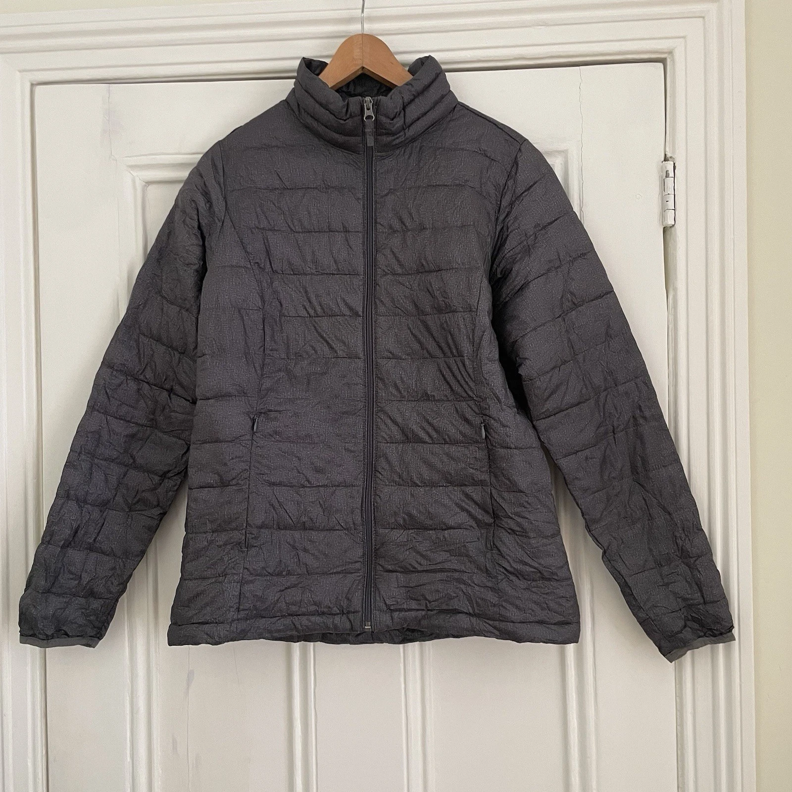Amazon Essentials Puffer Jacket in a Bag - Mottled Grey - Size M
Opens in a new window or tab