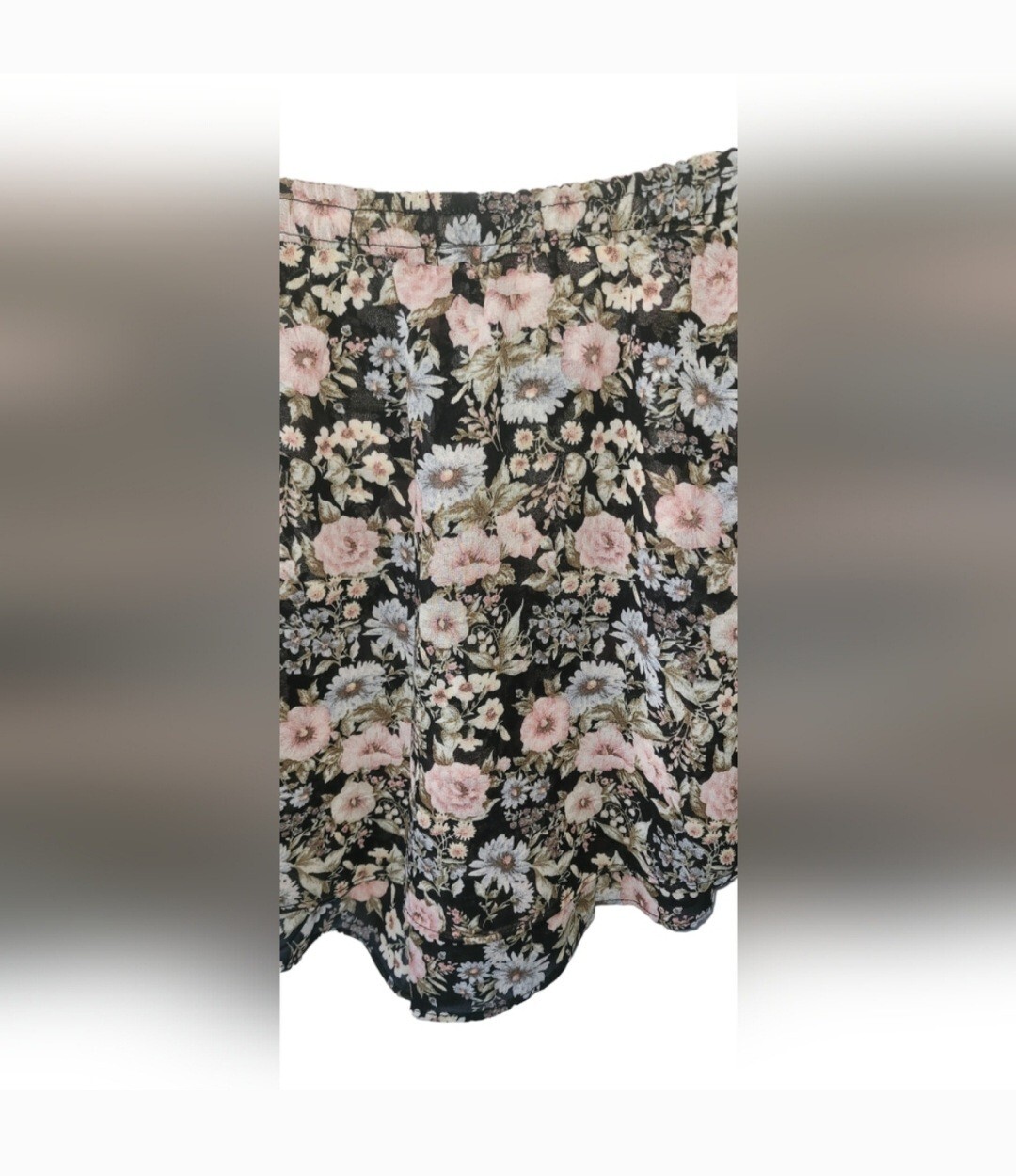 FILA Pantaloncini estivi Row A Ruffle fluenti M floreali nuovi con etichette