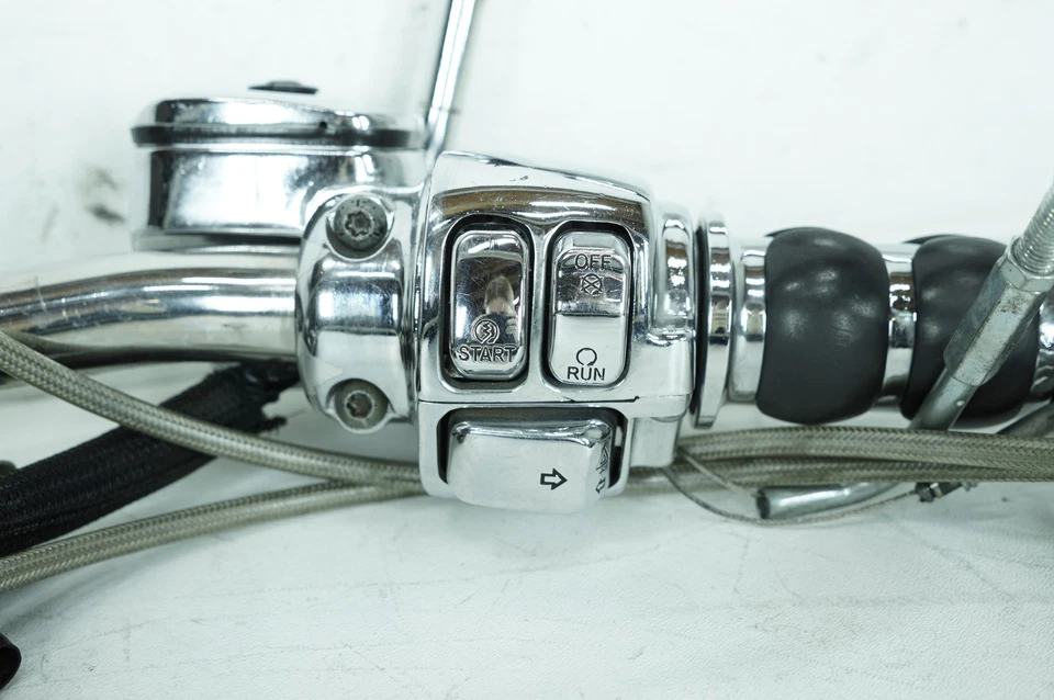 09 Harley Sportster XL1200 C Custom OEM Handlebars Left Right Switches Controls - Image 2 of 4