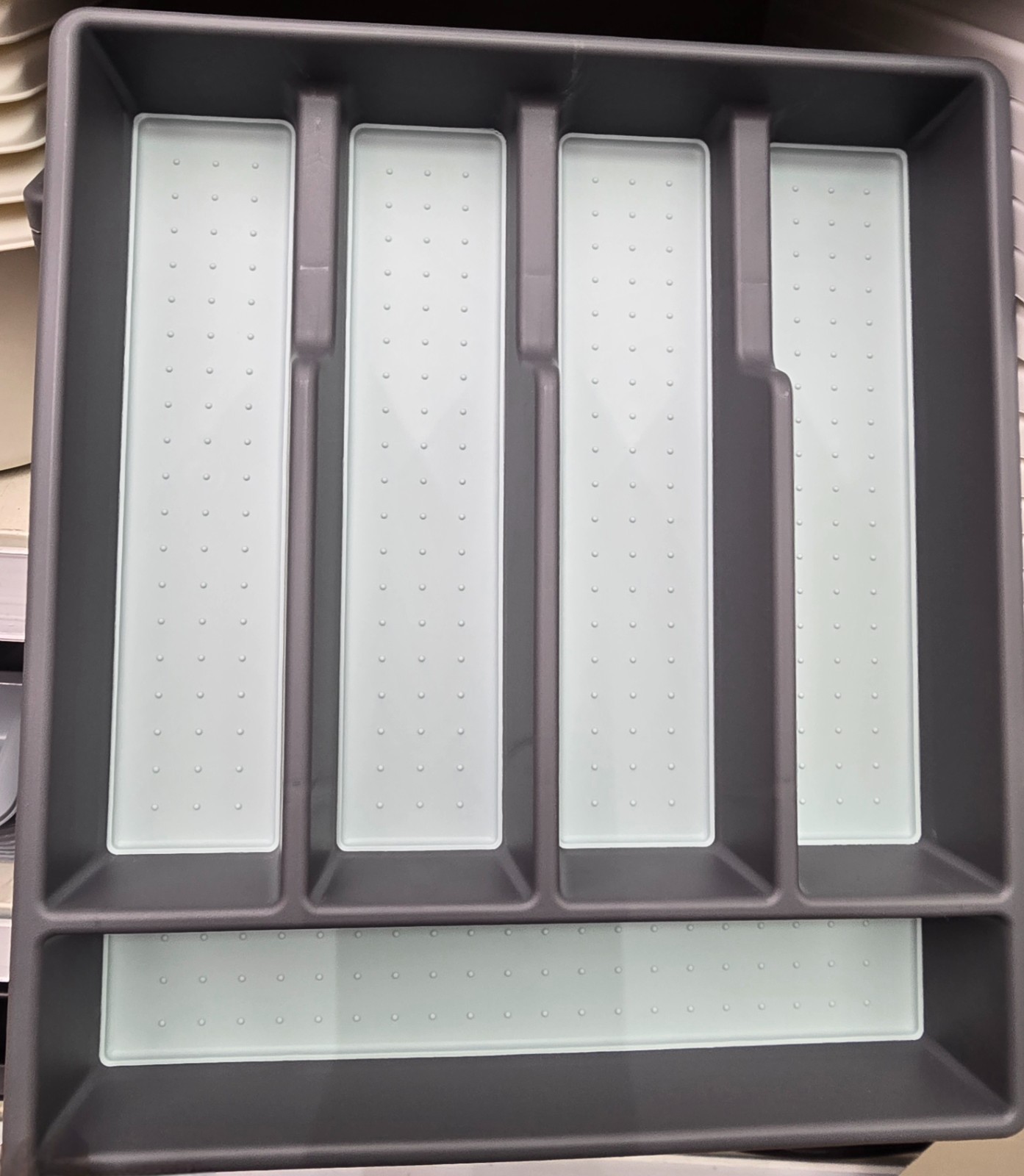 Cutlery tray