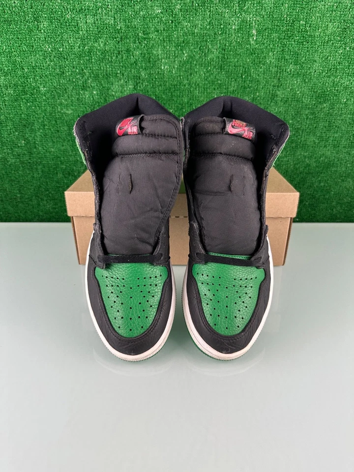 Talla 9.5 - Jordan 1 Retro OG Alto Verde Pino 2.0 Foto 4 de 4