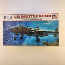 B-25 Mitchell WW2 U.S. Medium Bomber "Doolittle Raider" Atlantis 1/64