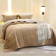 Bedsure Luxury Velvet Quilt King Size - Lightweight Velvet Fluffy Comforter Set