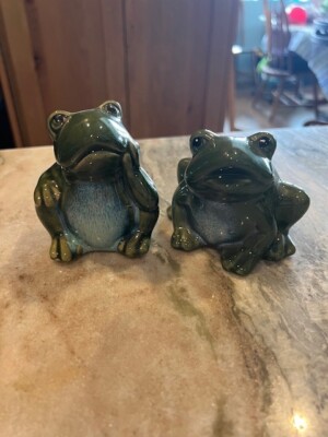 Vintage Frog Figurines Set of 2 Green Glazed Ceramic Relaxing Sitting Frogs