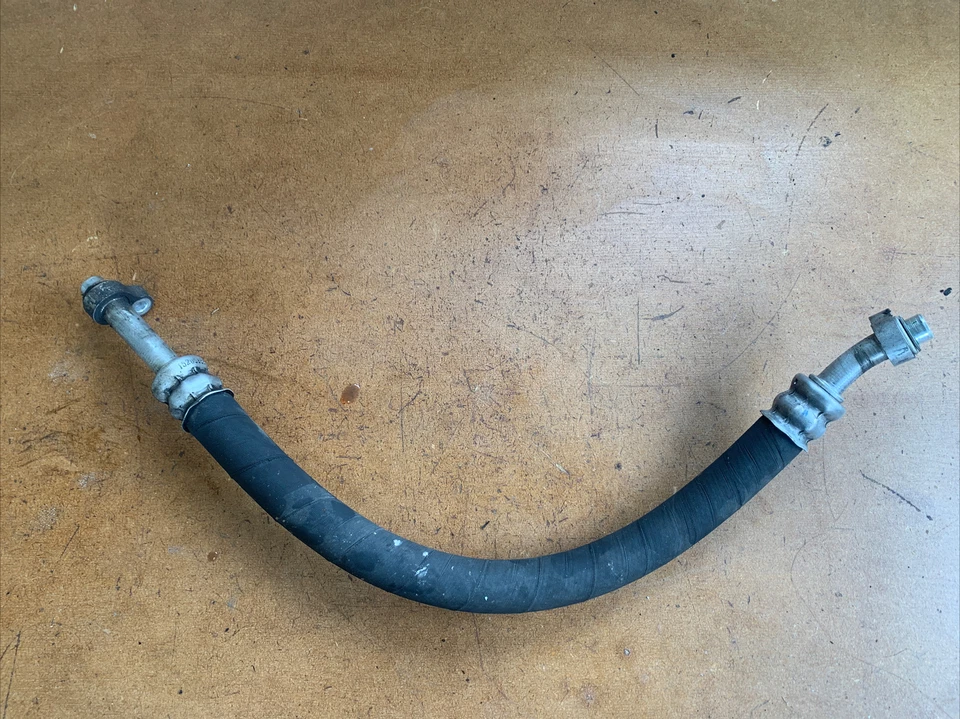 Chevrolet Silverado 1500 GMC Sierra 1500 2007-2013 manguera de refrigerante aire acondicionado OEM Foto 2 de 4