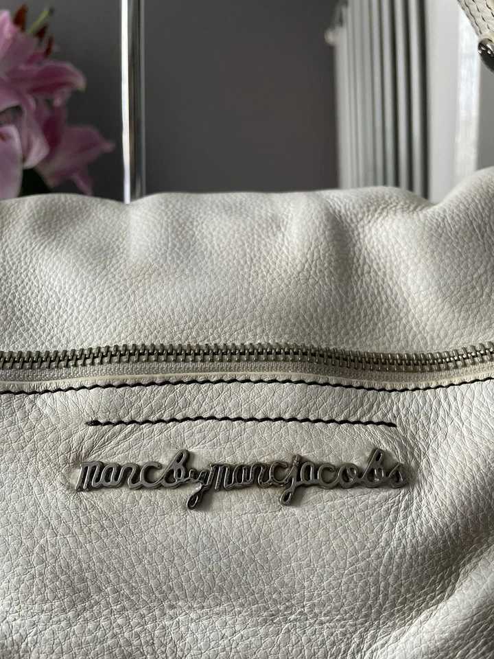 Lovely Genuine MARC BY MARC JACOBS  Leather Shoulder Bag, Handbag Off White - Image 3 of 4