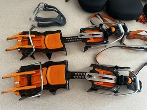 Petzl Lynx Leverlock Crampons Ice Climbing w/Auto and Semi-auto Bindings