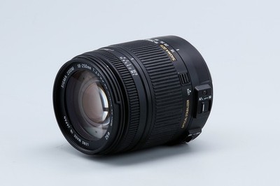 Sigma 18-250 mm, Macro F/3,5-6,3 DC OS HSM Zoomobjektiv für Canon