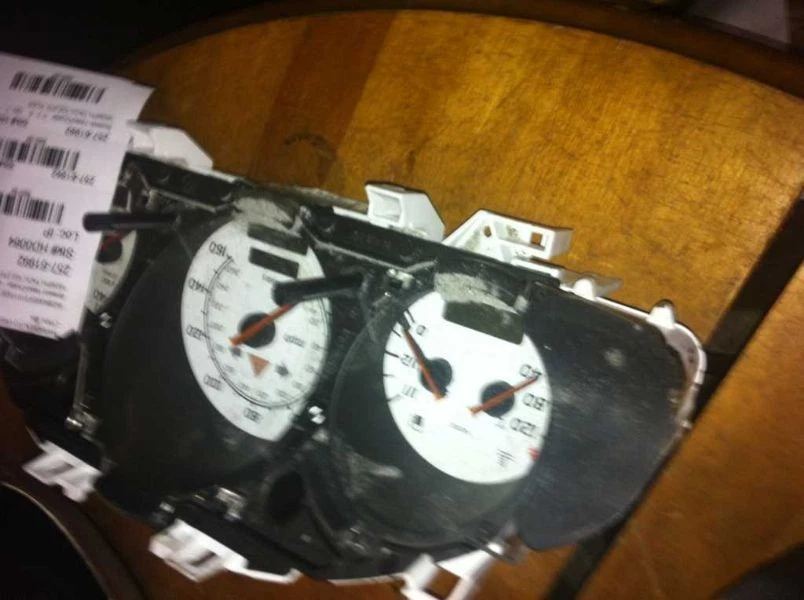 01 02 03 04 MERCEDES SLK230 VELOCÍMETRO CUADRO DE INSTRUMENTOS INDICADORES KILOMETRAJE MPH Foto 2 de 4