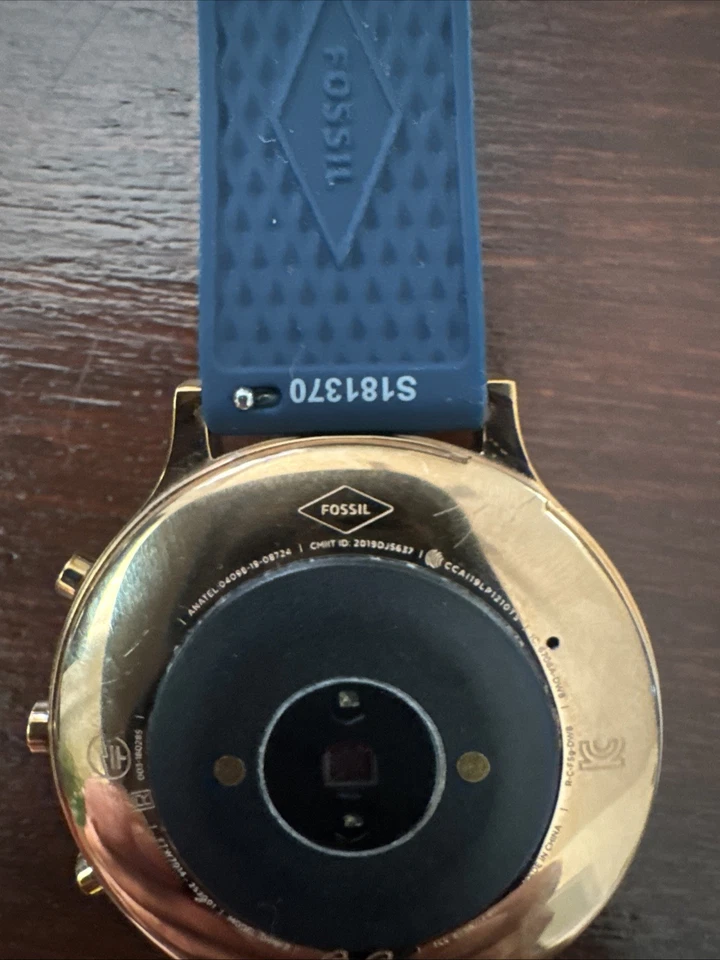 Reloj inteligente digital Fossil FTW7014 DW8F2 DORADO blanco Foto 3 de 4