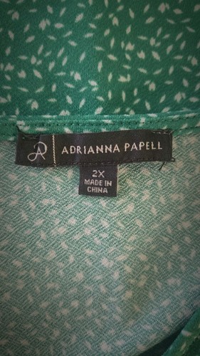 Adrianna Papell Size 2X (22W) Green w/White Print 3/4 Sleeve V-Neck Stretch Top - Picture 6 of 8