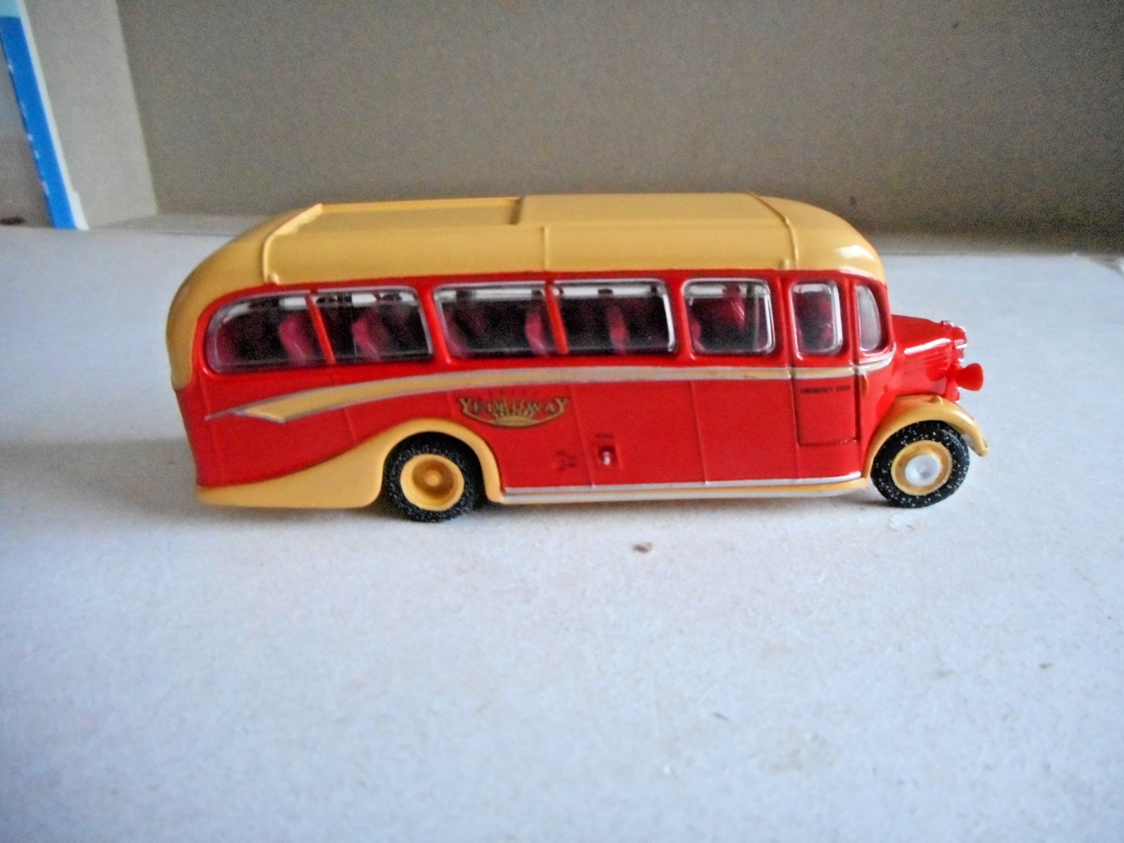 EFE 20115 Bedford OB Coach Yelloways Destination Bangor 1:76 + Box thumbnail 4