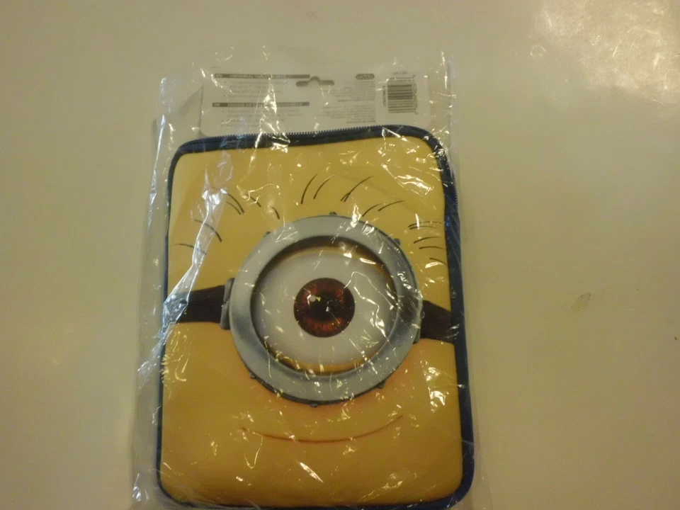 Estuche Despicable Me Minions Nuevo se adapta a tabletas e-reader y pc Foto 3 de 4