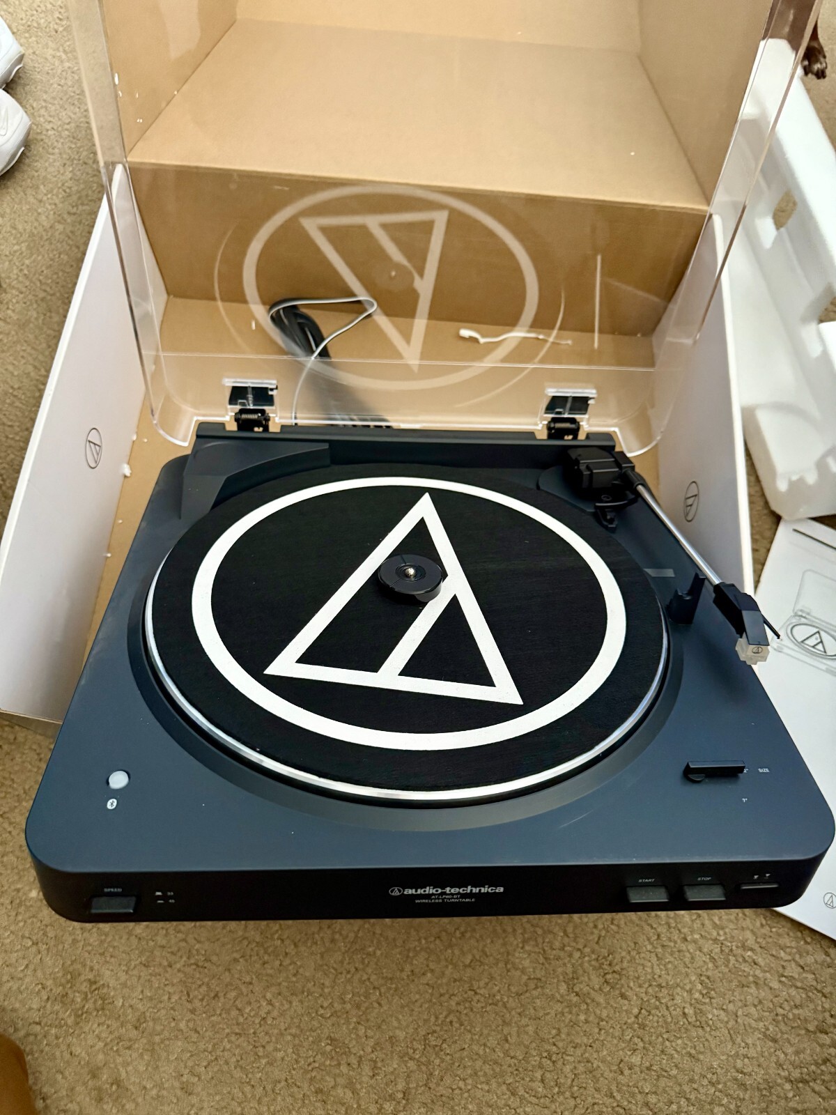 audio technica wireless belt-drive stereo turntable AT-LP60BK-BT