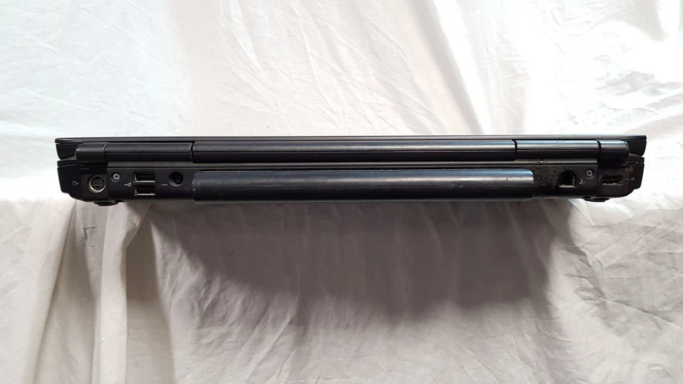 Dell vostro 1700 17" Laptop Intel Core 2 Duo 4GB 2x 80GB, NO OS - Image 3 of 4