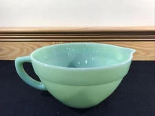Fire King Jadeite Batter Mixing Bowl Spout Handle Oven Proof 6.5 Cup Vintage