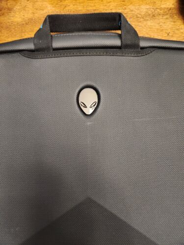 Alienware Vindicator 2.0 Laptop Slim Carrying Case Bag 17" Black awv17sc2.0 - Picture 4 of 12