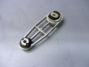 8200500928 опора двигателя