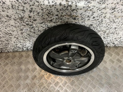 08-18 PIAGGIO VESPA GTS 125 REAR WHEEL W/TYRE 120 70 11 / DISC - Picture 2 of 10