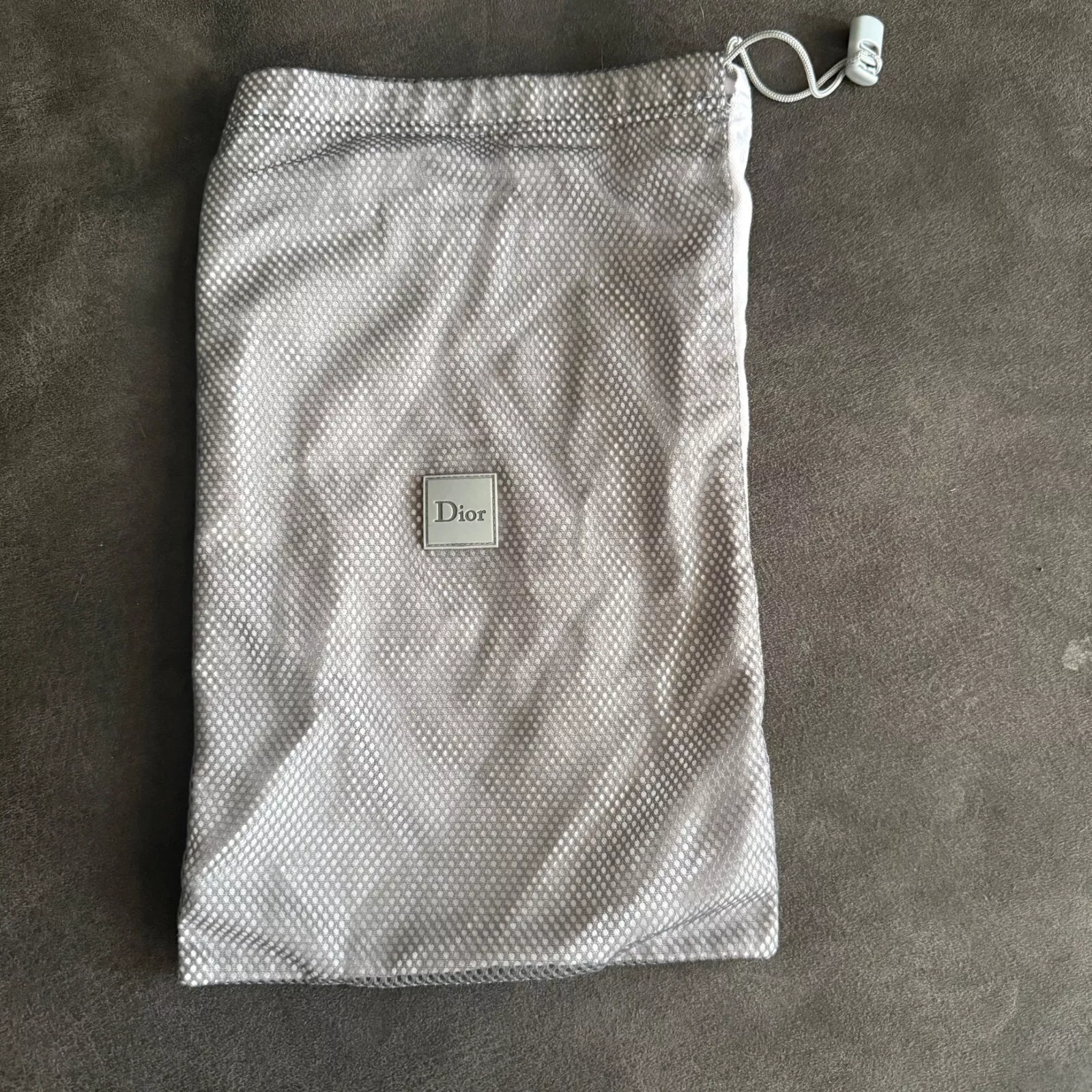 Sac à poussière Dior blanc et argent maille cordon 12