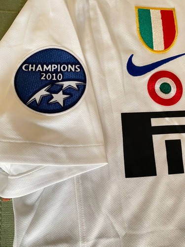 Maglia Inter Materazzi Tg L anno 2010-2011 con tutte le patch Triplete - Foto 4 di 11