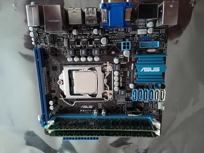 Asus P8H77-i mit Intel CPU und 8GB RAM