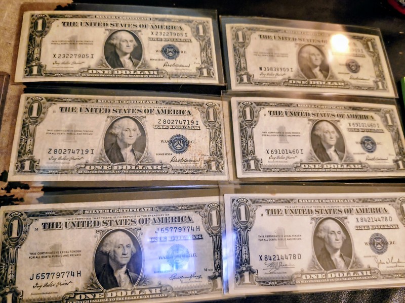 Lot of 6 Small Size $1 Silver Certificates Paper Notes - Collections & Lots
