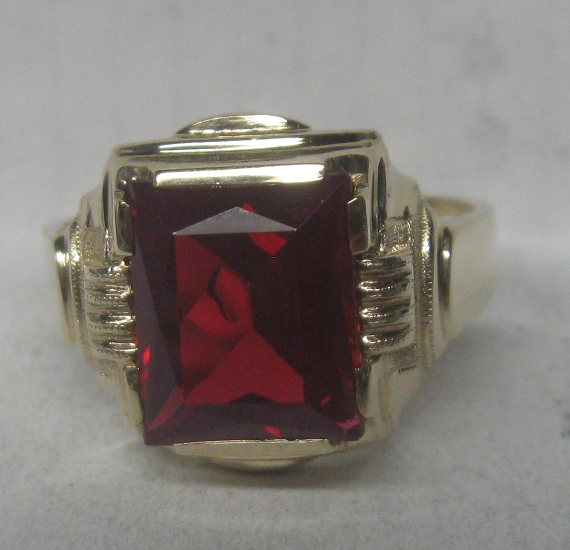 MENS 10K SOLID GOLD SIMULATED RUBY RING 8 GRAMS S… - image 1