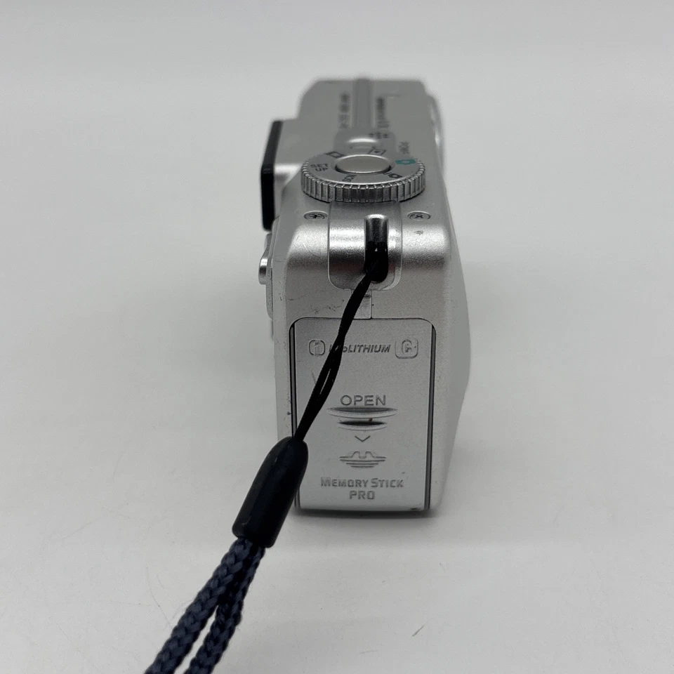 Sony Cyber-shot DSC-P8 3.2MP Digital Camera - Silver Untested - Image 4 of 4