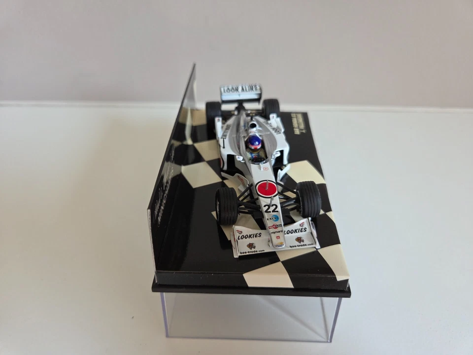 Minichamps 1/43 Bar Honda 02 J. Villeneuve - 2000 - 430000022 - Immagine 2 di 4
