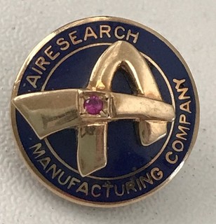AIRESEARCH MANUFACTURING CO 14K GEMSTONE LAPEL PIN Blue Enamel