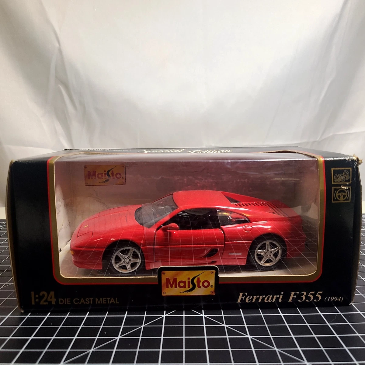 Maisto 1994 Ferrari F355 Red 1/24 scale Diecast