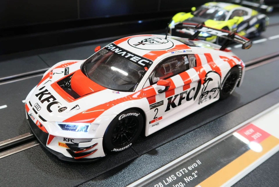 Carrera 32073 Digital 1:32 Audi R8 LMS GT3 KFC Racing GT World Challenge AU 2022