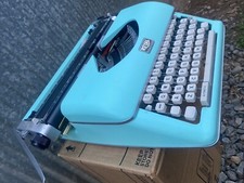 Royal Classic Manual Metal Typewriter Machine  thumbnail