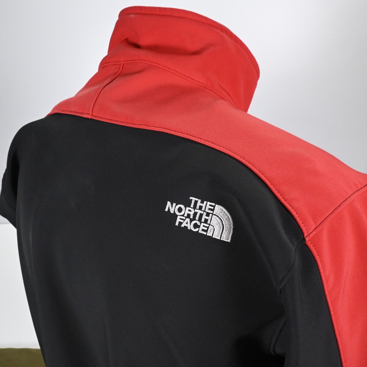 THE NORTH FACE ジャケット Mサイズ レッド/ブラック THE NORTH FACE ナイロンジャケット レッド/ブラック サイズS