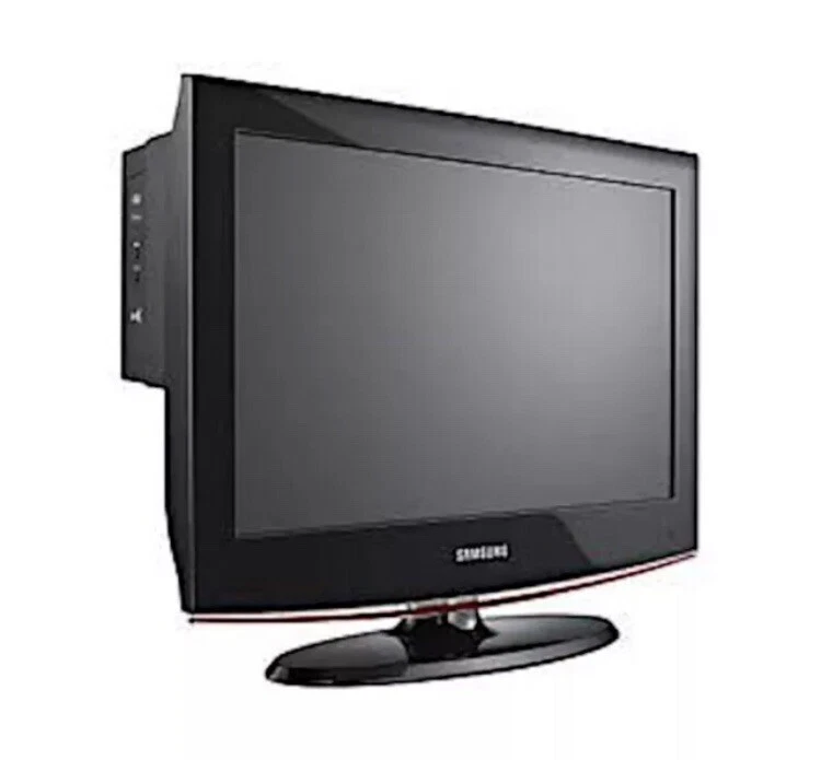 Samsung LE22B470C9M 22” HD Ready LCD TV / DVD Freeview + Remote HDMI Television - Image 2 of 4