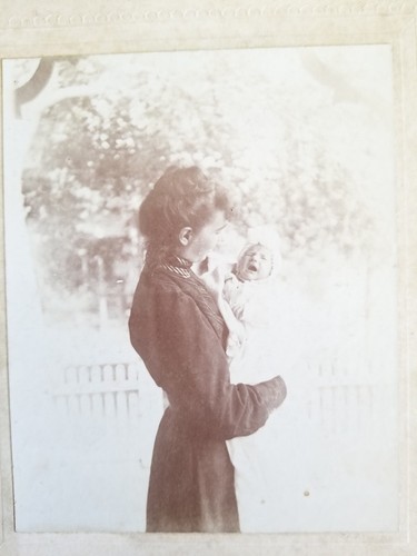 MOTHER WITH BABY IDENTIFIED.VTG 6.5" x 5.5" CABINET PHOTO*K4 - Picture 2 of 3