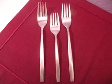 Oneida Ltd Melissa 2 dinner forks & 1 Salad Fork stainless steel flatware