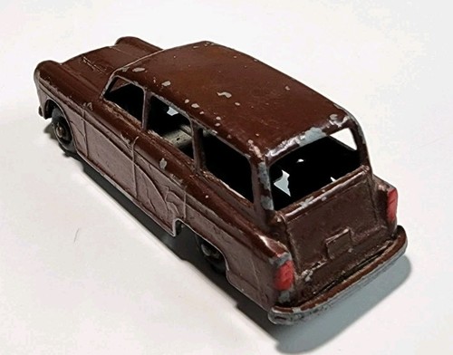 Vintage Budgie #61 Brown Q Car Austin A95 Westminster Countryman HO Diecast - Picture 5 of 10